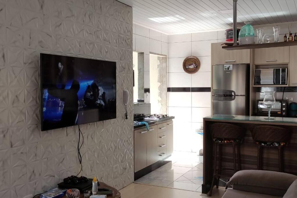 Casa Com Ar Cond. Em Todos Os Comodos Mobiliada Holiday home *
