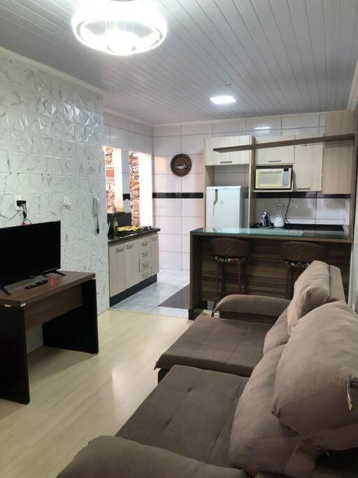 Casa Com Ar Cond. Em Todos Os Comodos Mobiliada Holiday home Cascavel (Parana)